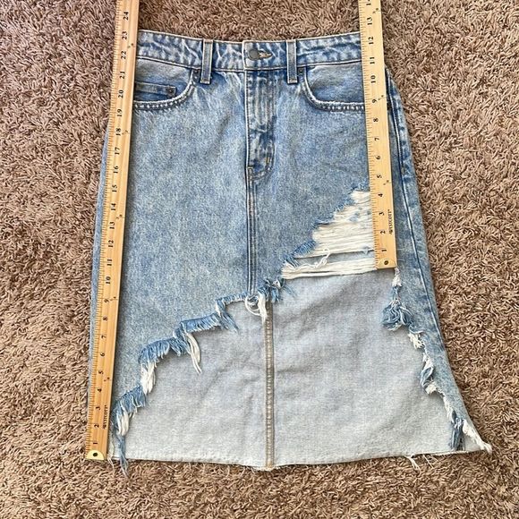 Carmar Trenton Iras Asymmetrical High Cut Out Jean Skirt, size 26 - Picture 7 of 10